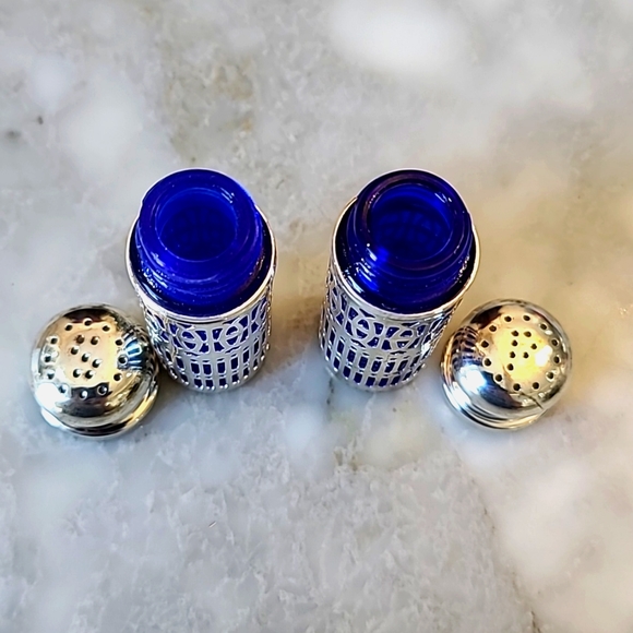 Elegance Cobalt Blue Glass & Silverplate Salt & Pepper Shakers - Picture 2 of 4